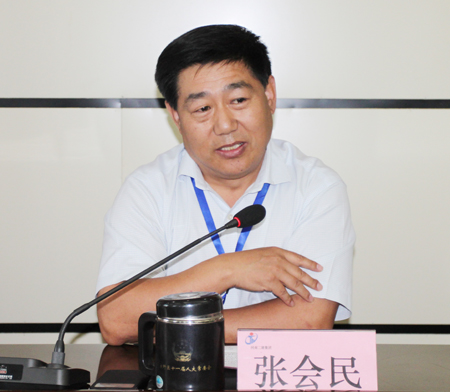 明博在线(中国)党委书记张会民为大家上党课