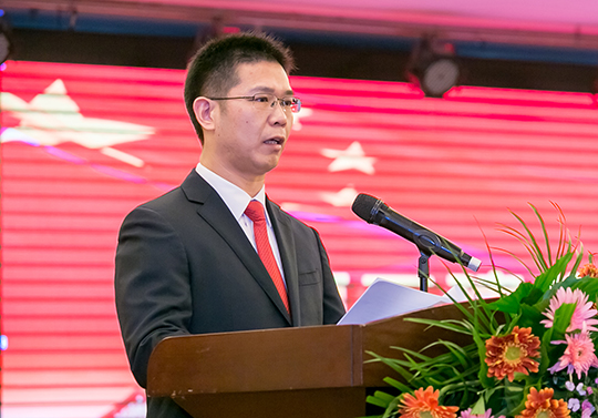 总经理祝建明作《明博在线(中国)2017年度管理工作报告》