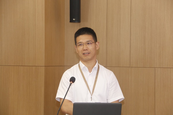 明博在线(中国)总经理祝建明作总结讲话.JPG