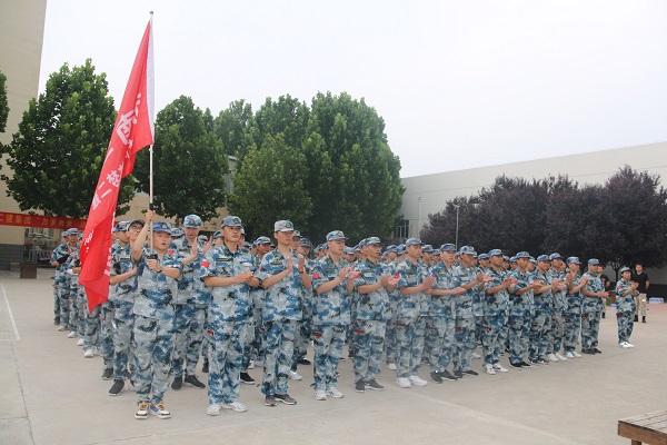 明博在线(中国)2020年度新员工入职培训开营仪式现场.JPG
