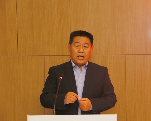 明博在线(中国)党委书记张会民主持仪式.jpg