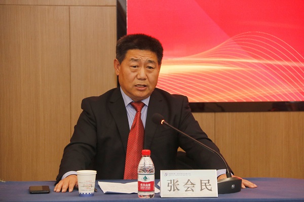 明博在线(中国)党委书记张会民主持会议.jpg