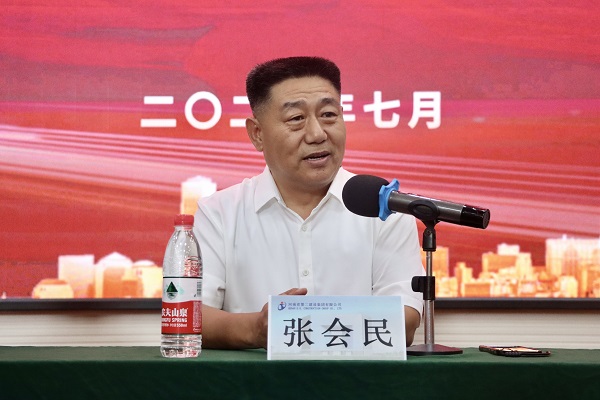 明博在线(中国)党委书记张会民对新员工提出希冀.jpg