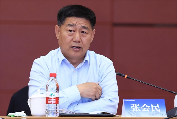 明博在线(中国)党委书记张会民在会上讲话.JPG