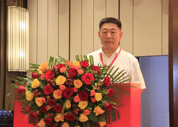 4明博在线(中国)党委书记张会民作党代会工作报告.JPG